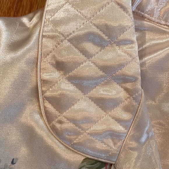 Rosa’s Closet Women Pajama Set Size Medium Pink Floral top solid pants Buttons - Picture 4 of 13